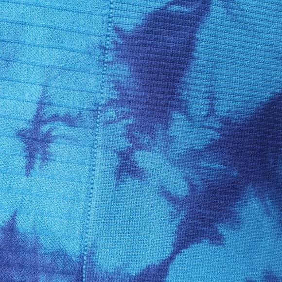 Crop top - Picture 2 of 4